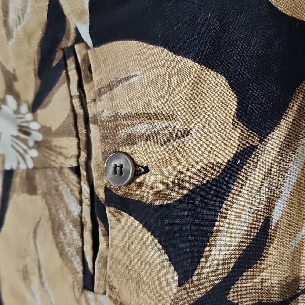 Jones New York Women's Floral Linen Shorts - Black and Tan - Picture 4 of 7